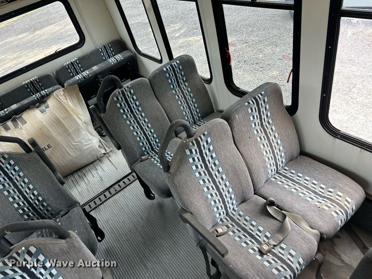 image for item EQ4593 1996 Chevrolet Aero XT 30 HD shuttle bus