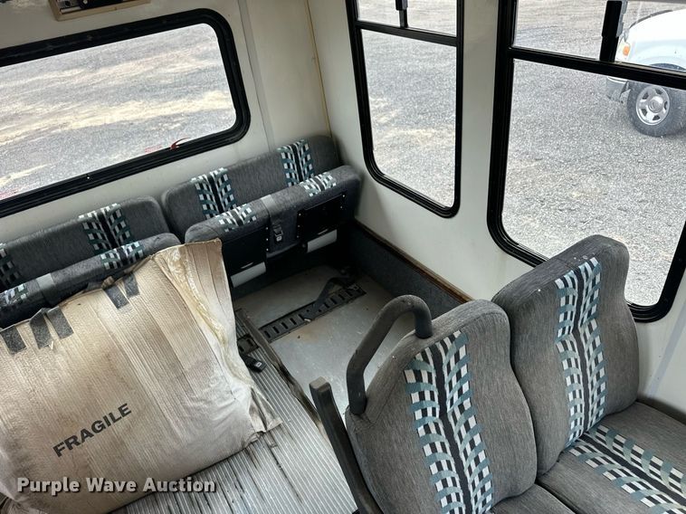 image for item EQ4593 1996 Chevrolet Aero XT 30 HD shuttle bus