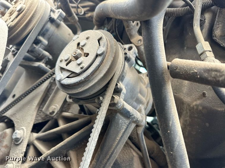 image for item EQ4593 1996 Chevrolet Aero XT 30 HD shuttle bus