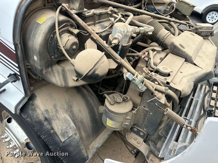 image for item EQ4593 1996 Chevrolet Aero XT 30 HD shuttle bus