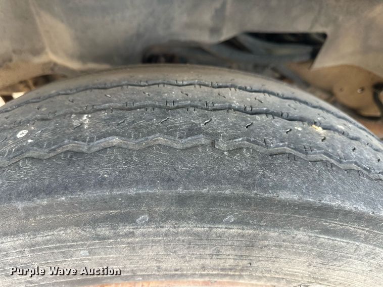 image for item EQ4593 1996 Chevrolet Aero XT 30 HD shuttle bus