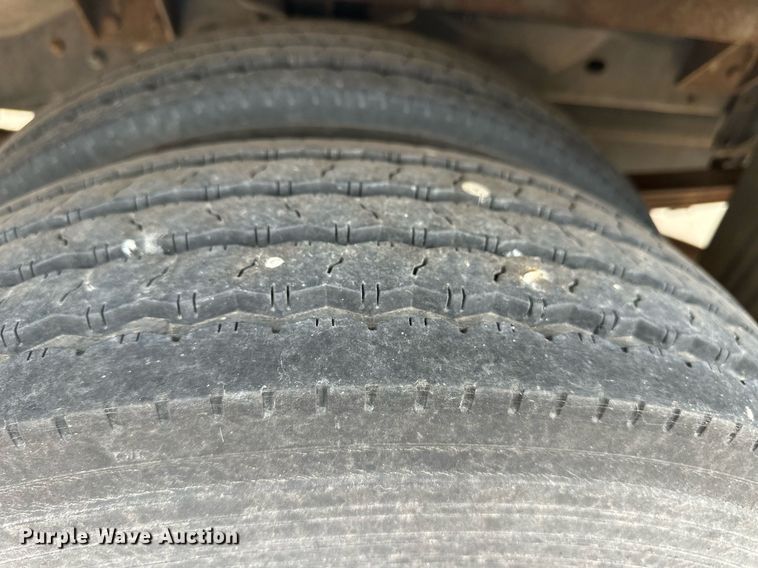 image for item EQ4593 1996 Chevrolet Aero XT 30 HD shuttle bus