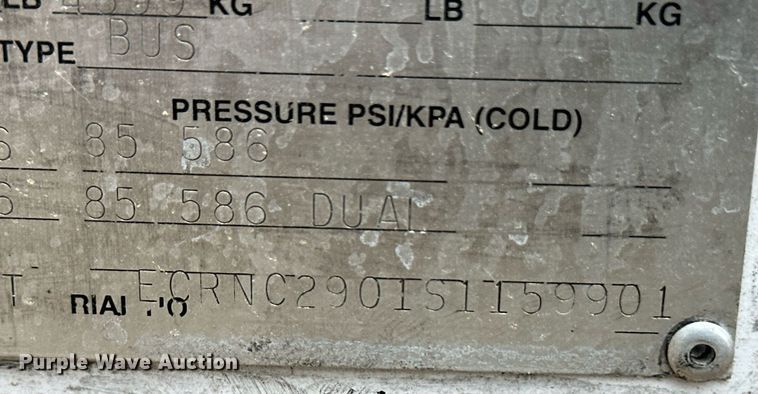 image for item EQ4593 1996 Chevrolet Aero XT 30 HD shuttle bus