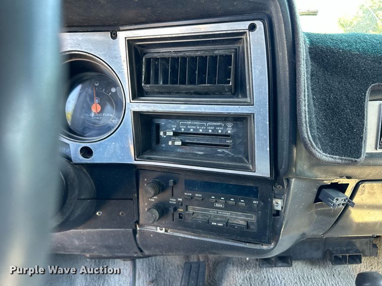 image for item EQ4755 1989 Chevrolet Blazer SUV