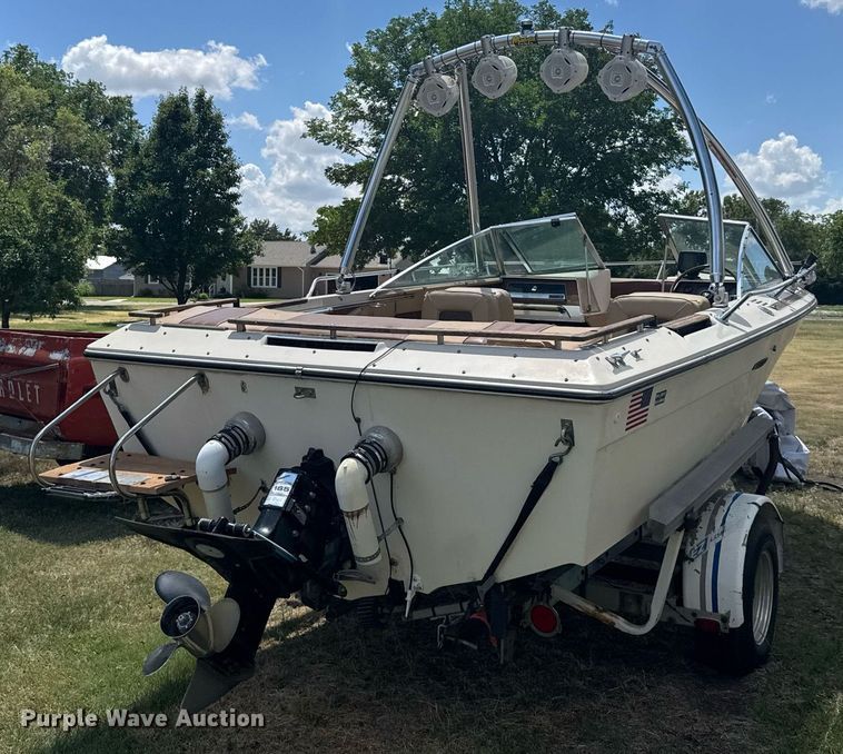 image for item ER2099 1978 Sea Ray boat