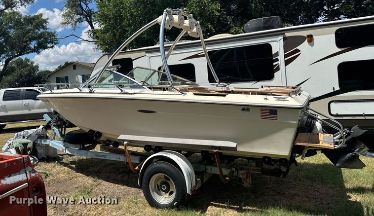 image for item ER2099 1978 Sea Ray boat