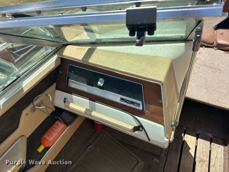 image for item ER2099 1978 Sea Ray boat