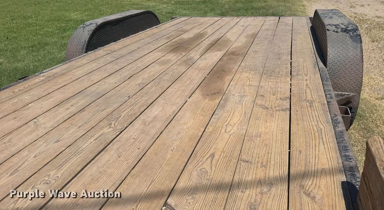 image for item ER2117 2000 Neal equipment trailer