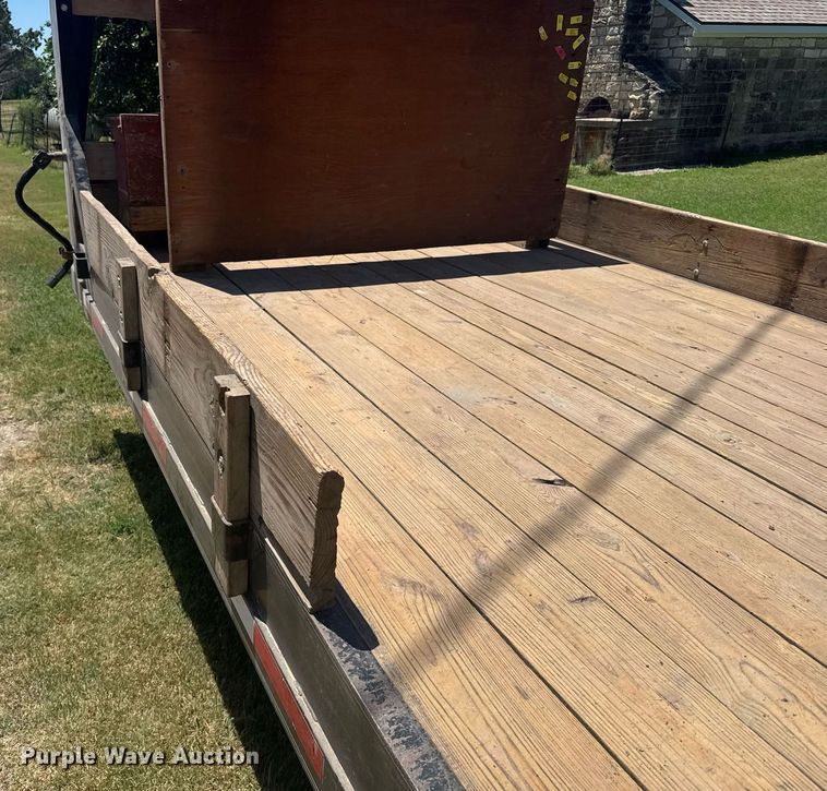 image for item ER2117 2000 Neal equipment trailer