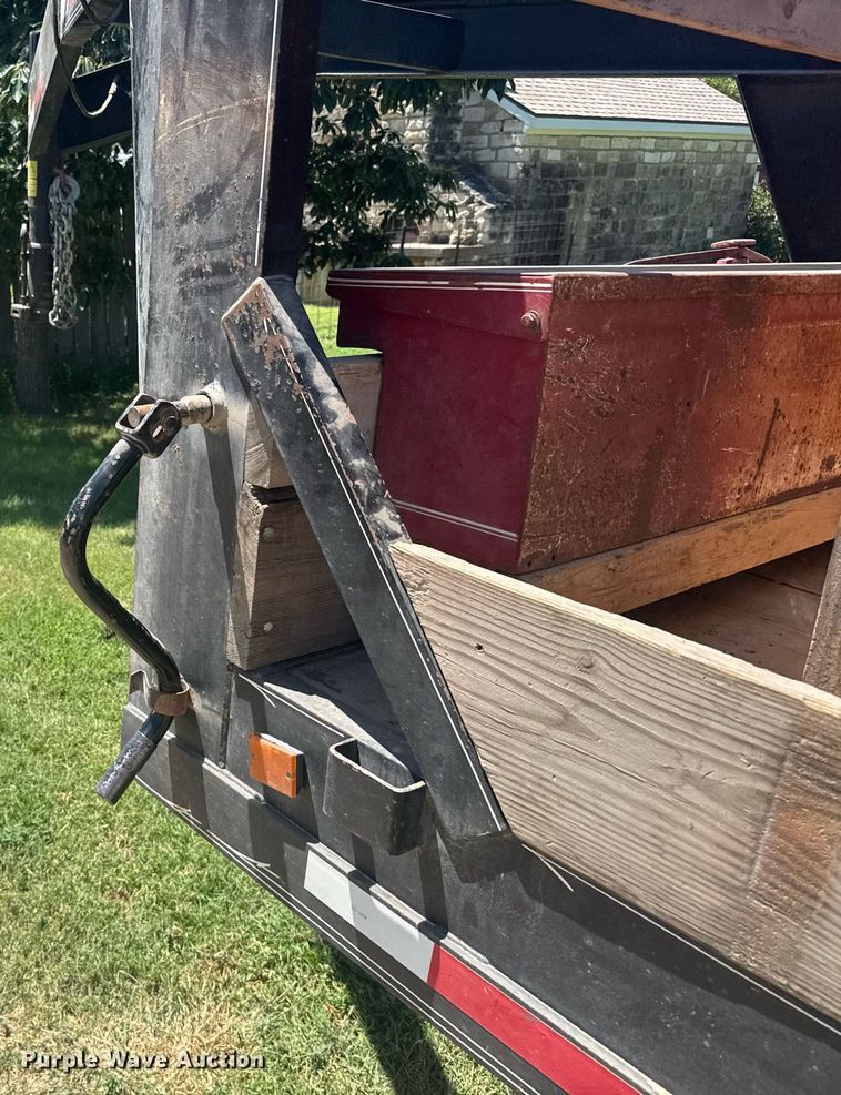 image for item ER2117 2000 Neal equipment trailer