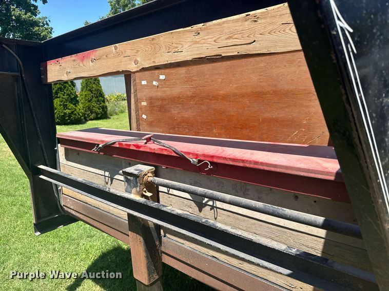 image for item ER2117 2000 Neal equipment trailer