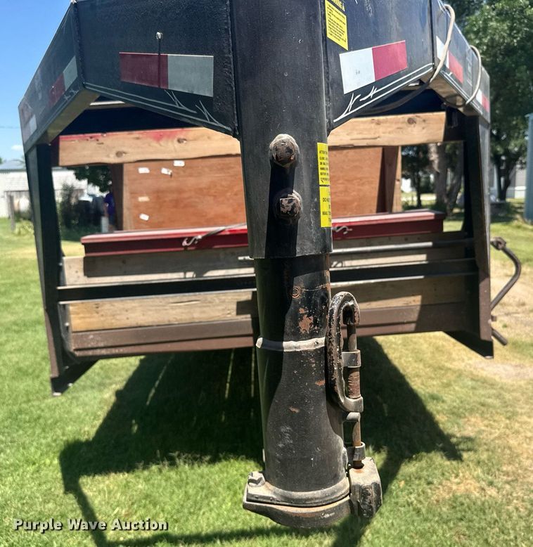 image for item ER2117 2000 Neal equipment trailer