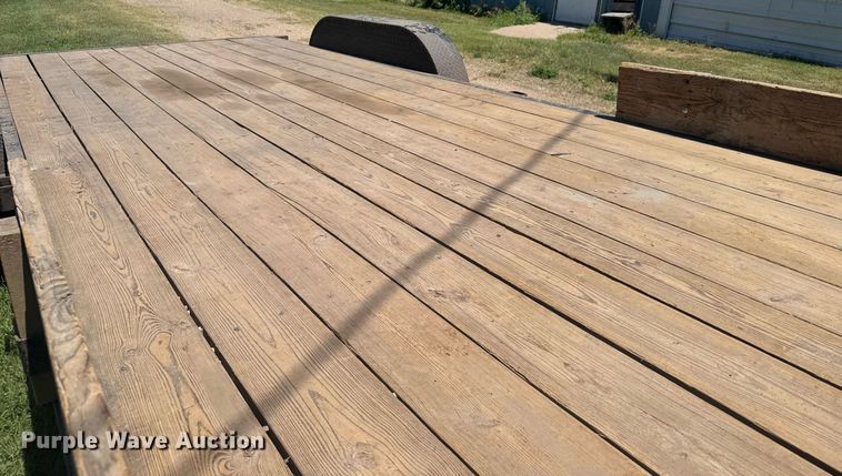 image for item ER2117 2000 Neal equipment trailer