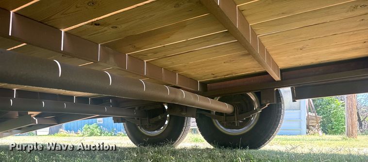 image for item ER2117 2000 Neal equipment trailer