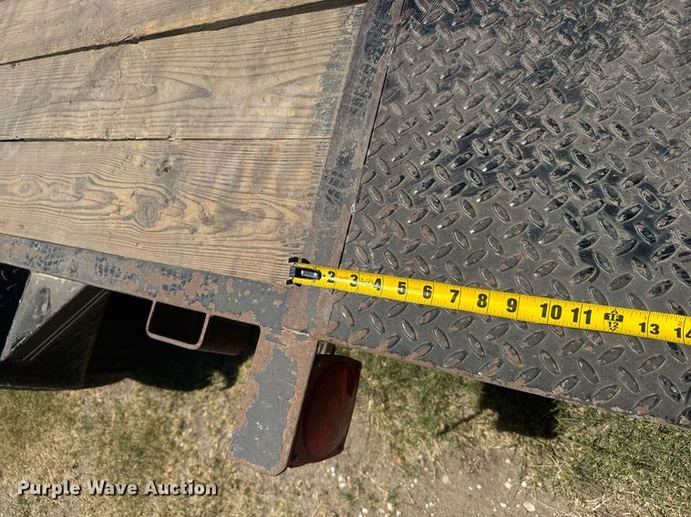 image for item ER2117 2000 Neal equipment trailer