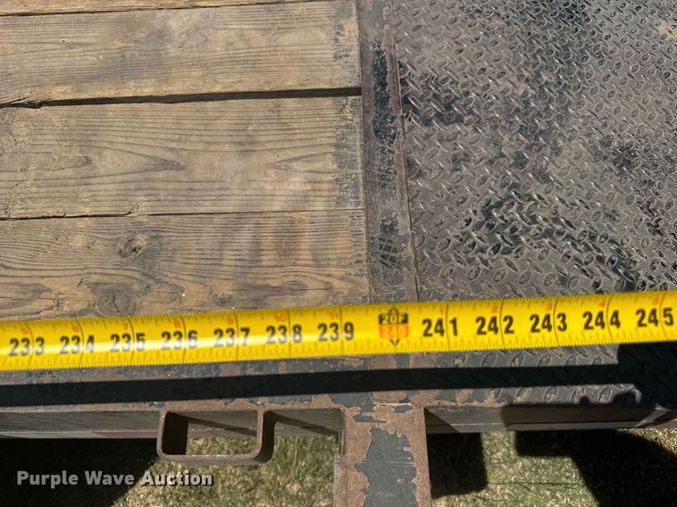 image for item ER2117 2000 Neal equipment trailer