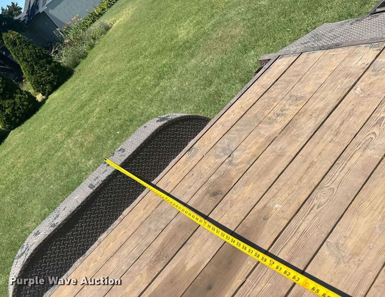 image for item ER2117 2000 Neal equipment trailer