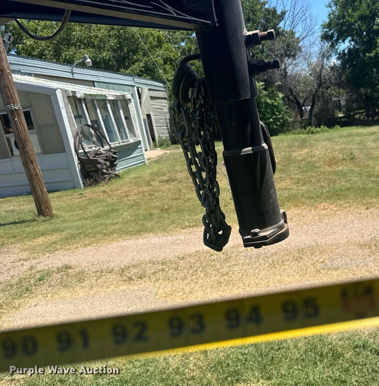 image for item ER2117 2000 Neal equipment trailer