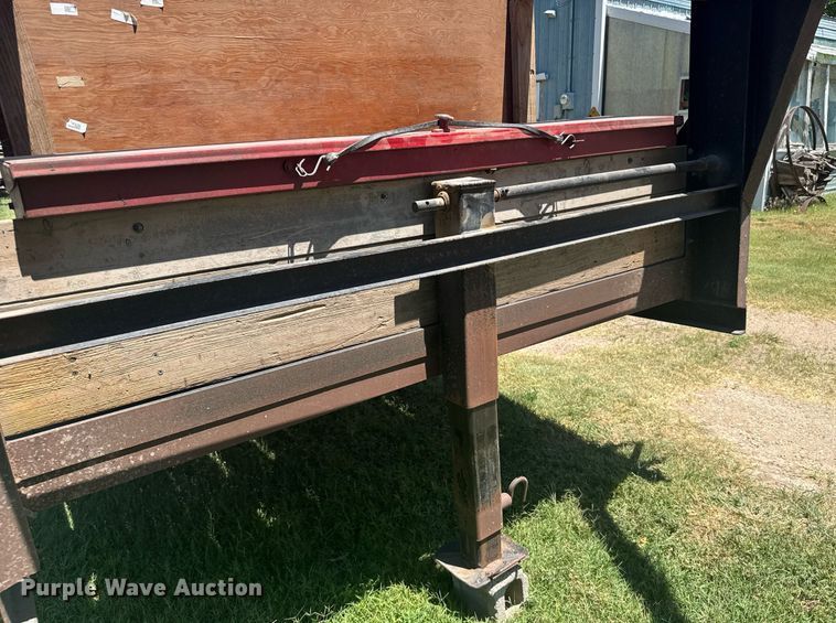 image for item ER2117 2000 Neal equipment trailer