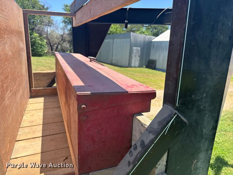 image for item ER2117 2000 Neal equipment trailer