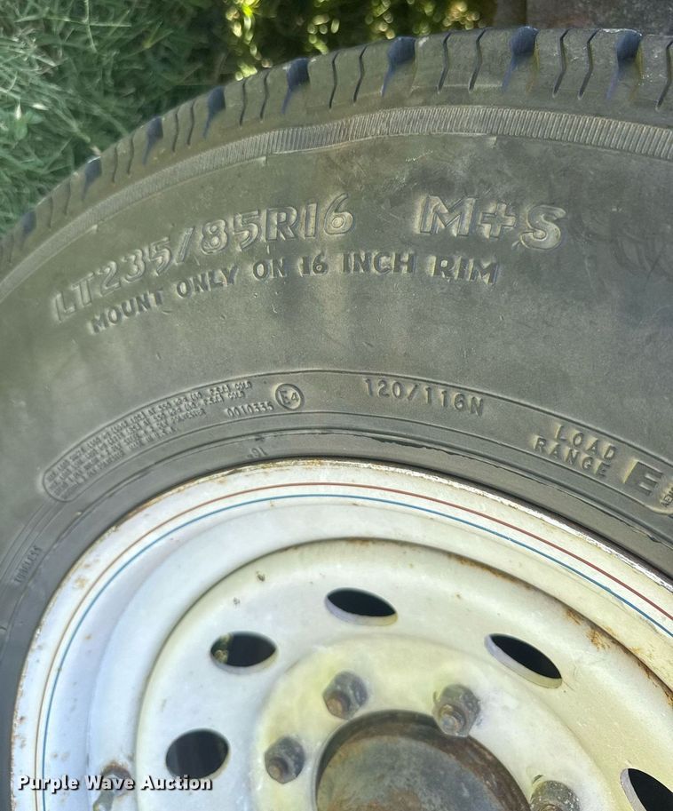 image for item ER2117 2000 Neal equipment trailer