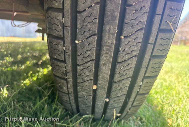 image for item ER2117 2000 Neal equipment trailer