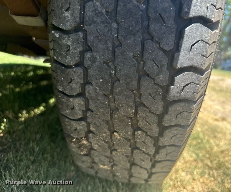 image for item ER2117 2000 Neal equipment trailer