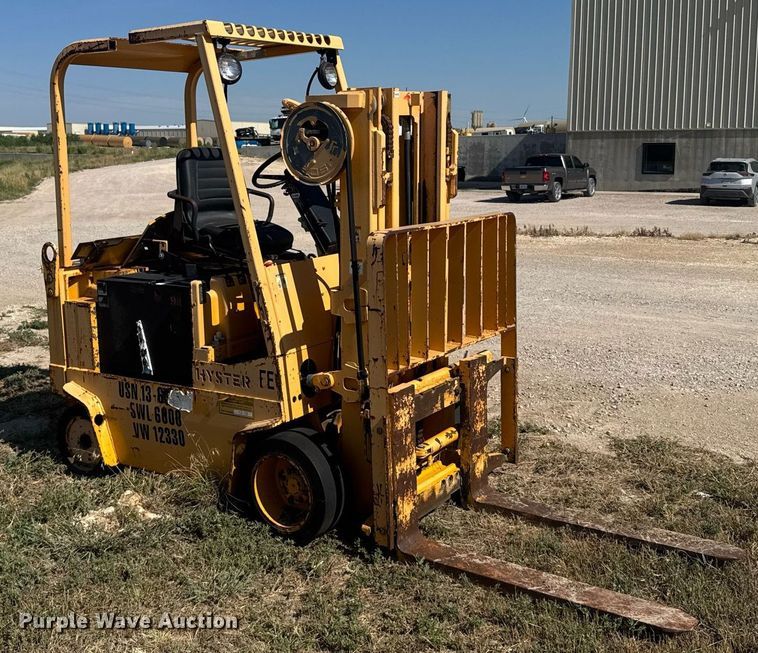 image for item ER2145 2010 Hyster E60XL forklift