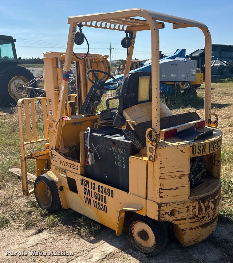 image for item ER2145 2010 Hyster E60XL forklift