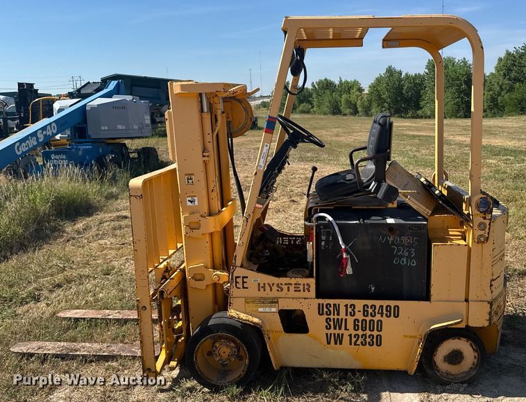 image for item ER2145 2010 Hyster E60XL forklift