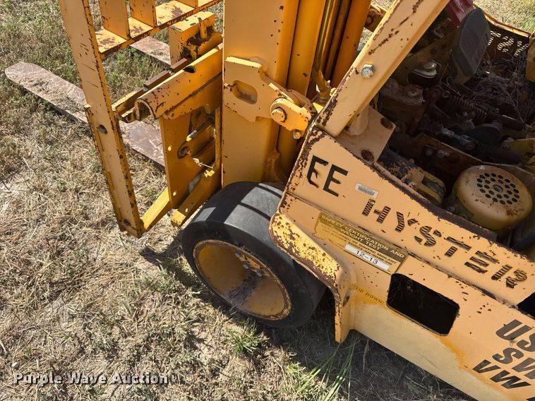 image for item ER2145 2010 Hyster E60XL forklift