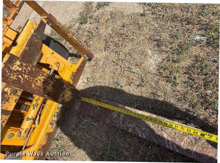 image for item ER2145 2010 Hyster E60XL forklift