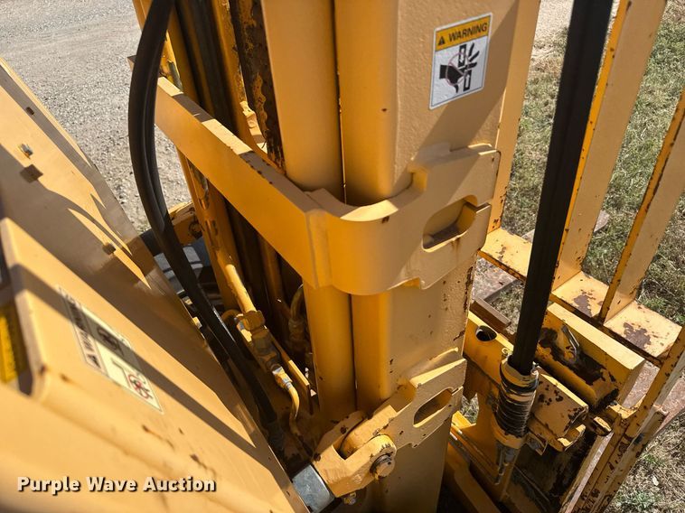 image for item ER2145 2010 Hyster E60XL forklift