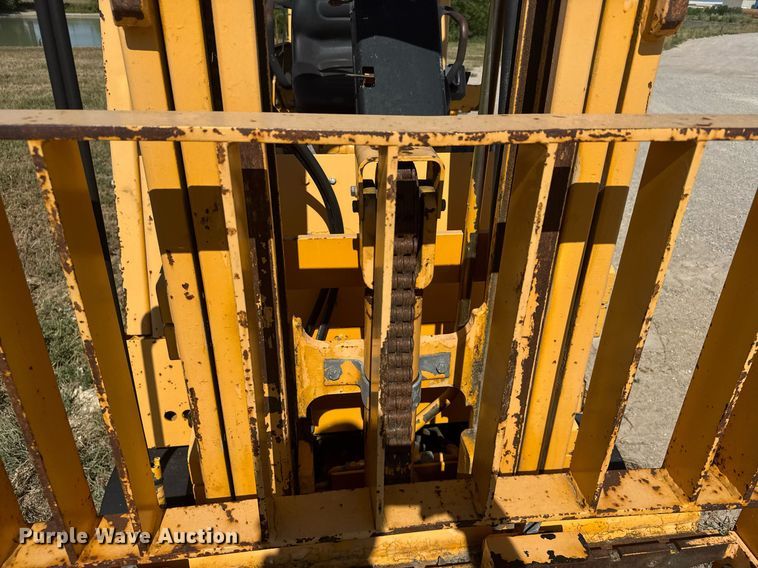 image for item ER2145 2010 Hyster E60XL forklift