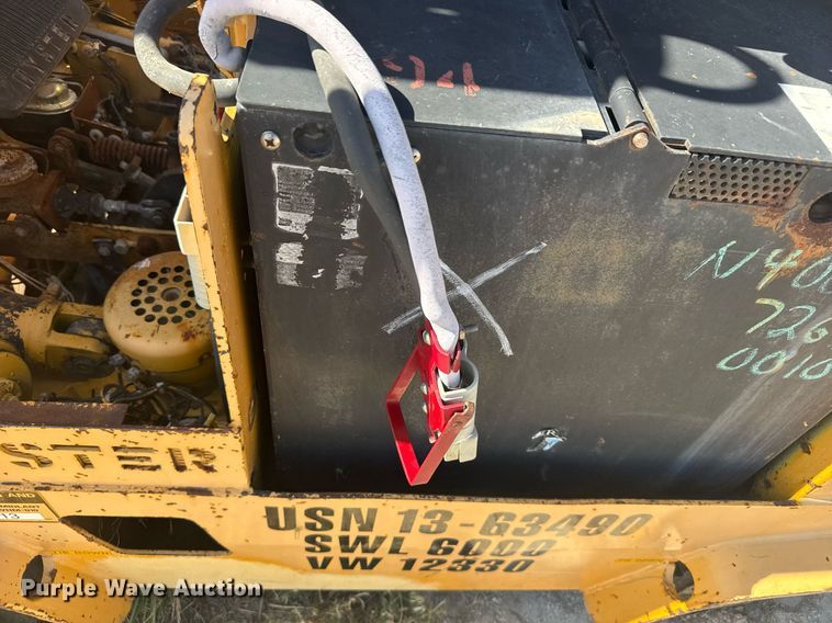 image for item ER2145 2010 Hyster E60XL forklift