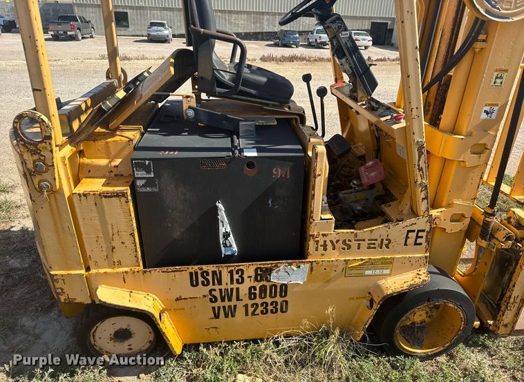 image for item ER2145 2010 Hyster E60XL forklift