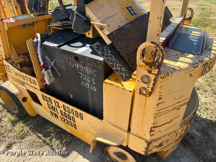 image for item ER2145 2010 Hyster E60XL forklift