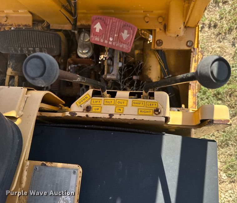 image for item ER2145 2010 Hyster E60XL forklift