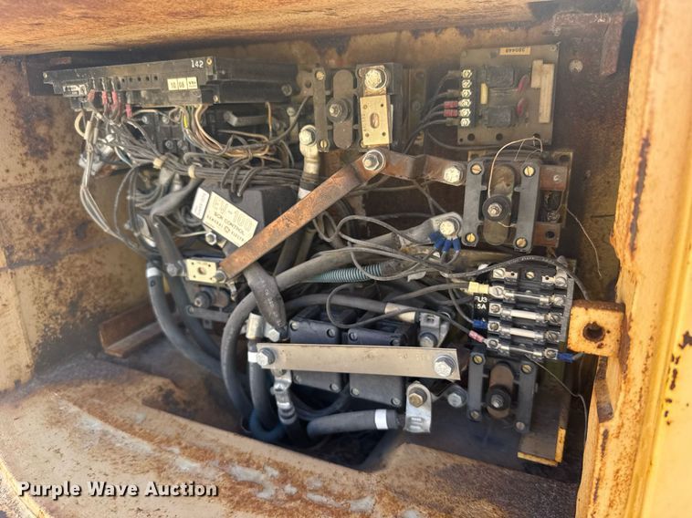 image for item ER2145 2010 Hyster E60XL forklift