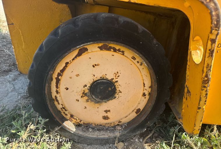 image for item ER2145 2010 Hyster E60XL forklift