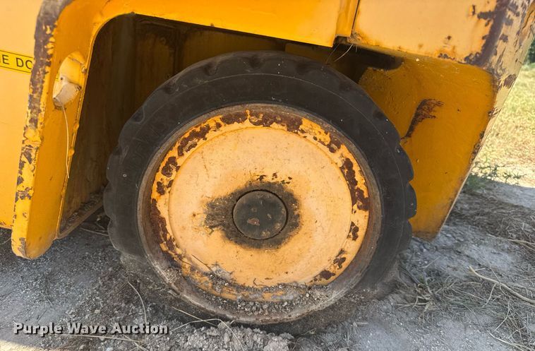 image for item ER2145 2010 Hyster E60XL forklift