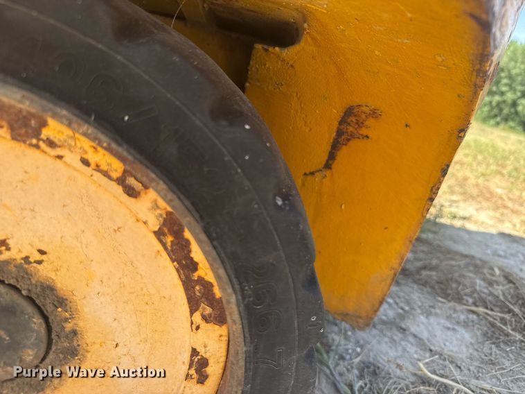 image for item ER2145 2010 Hyster E60XL forklift