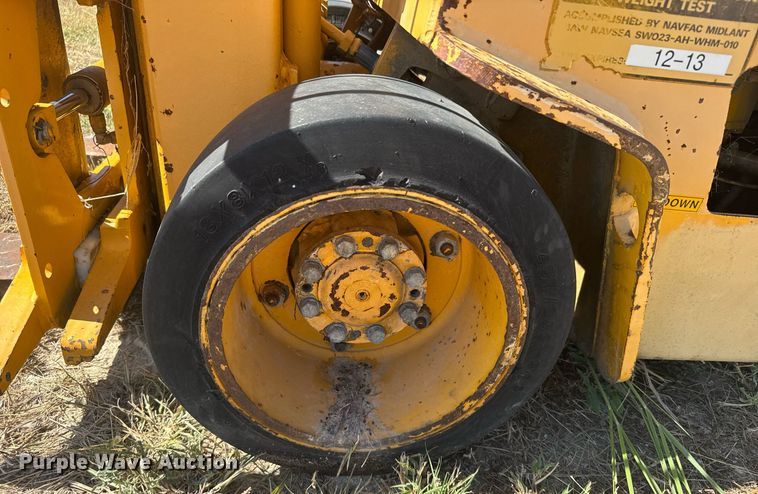 image for item ER2145 2010 Hyster E60XL forklift