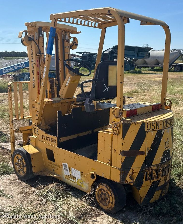 image for item ER2146 2014 Hyster E60XL-MIL forklift