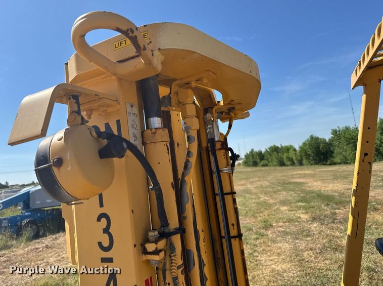 image for item ER2146 2014 Hyster E60XL-MIL forklift