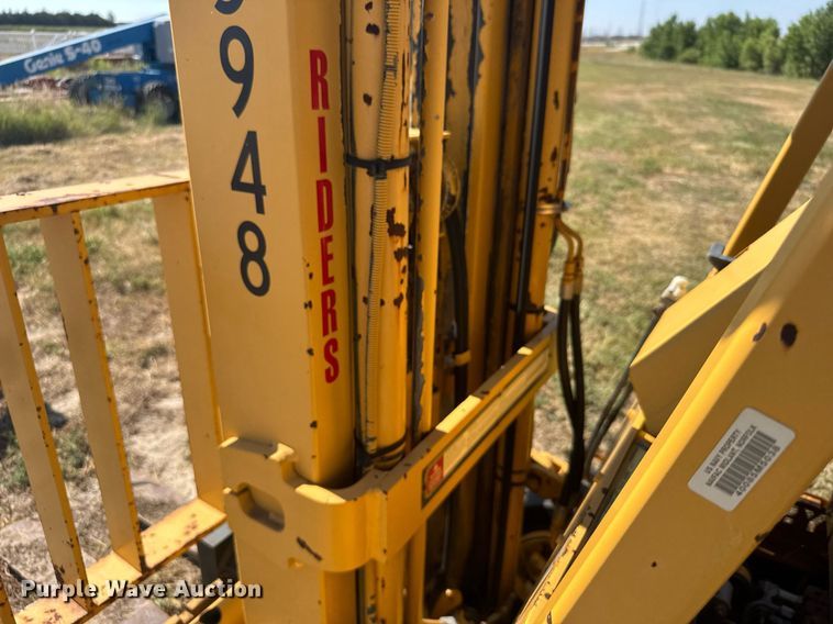 image for item ER2146 2014 Hyster E60XL-MIL forklift