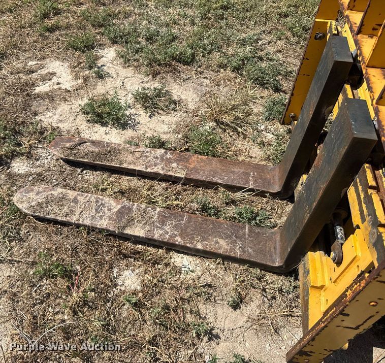 image for item ER2146 2014 Hyster E60XL-MIL forklift