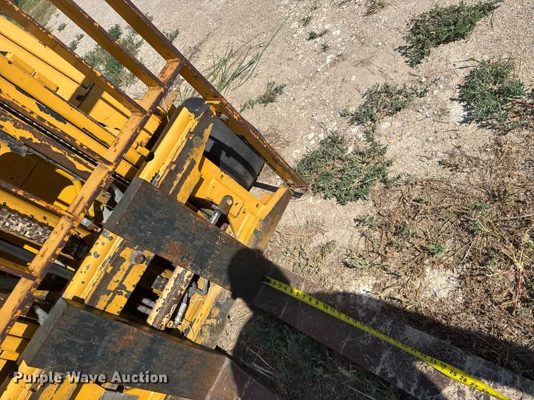 image for item ER2146 2014 Hyster E60XL-MIL forklift