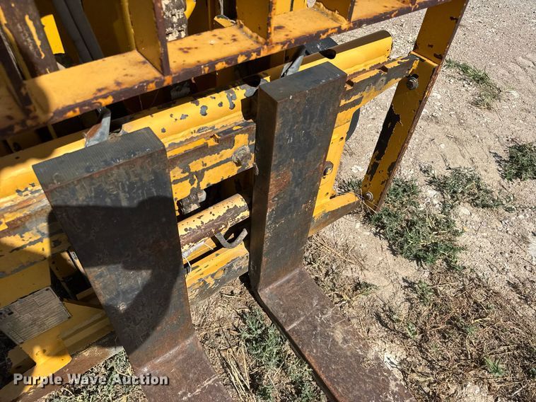 image for item ER2146 2014 Hyster E60XL-MIL forklift