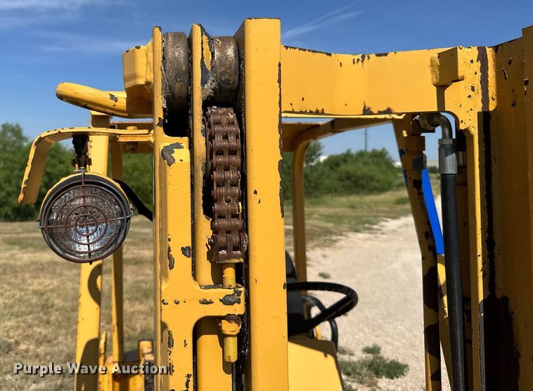 image for item ER2146 2014 Hyster E60XL-MIL forklift